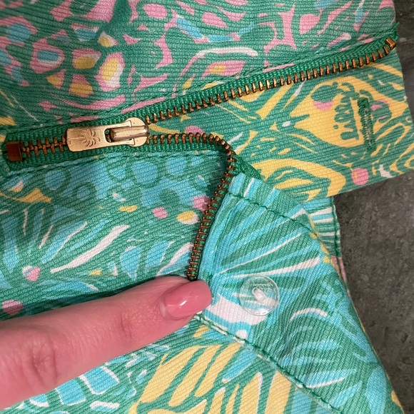 RARE💚Lilly Pulitzer💛 shorts - Picture 6 of 7